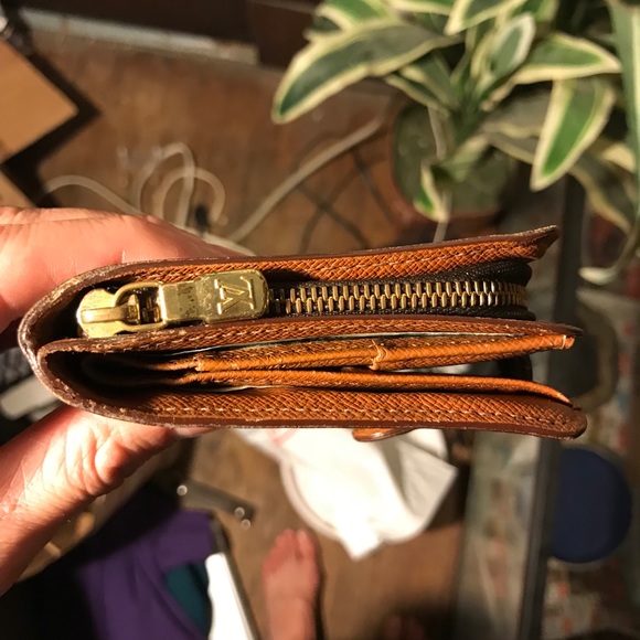Authentic Louis Vuitton wallet - Picture 4 of 5